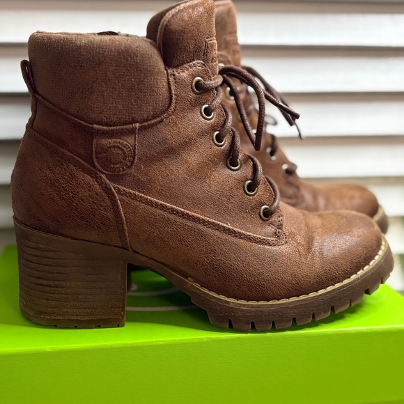 Crown Vintage Shoes - Crown Vintage Calista Women’s Combat Boots SZ 7 1/2 Brown Faux Leather Lace Up